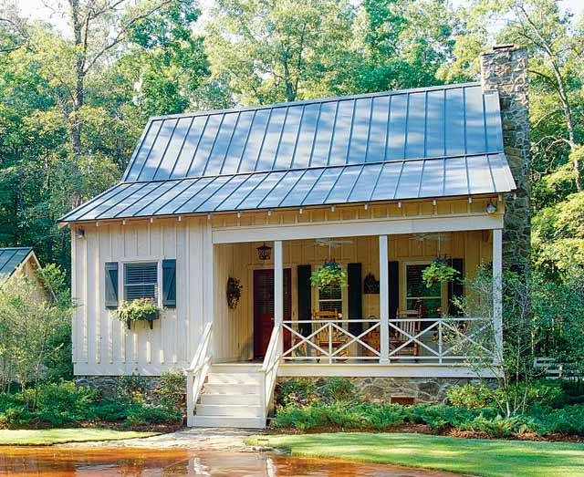 Front view of the 2 Bedroom Cabin.