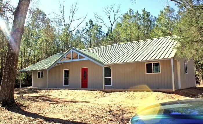 Front display of a Metal Building Home.