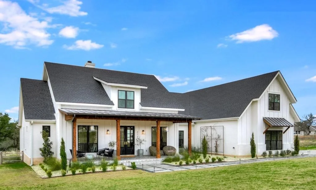 Front view of the 4 Bedroom Modern Farmhouse.