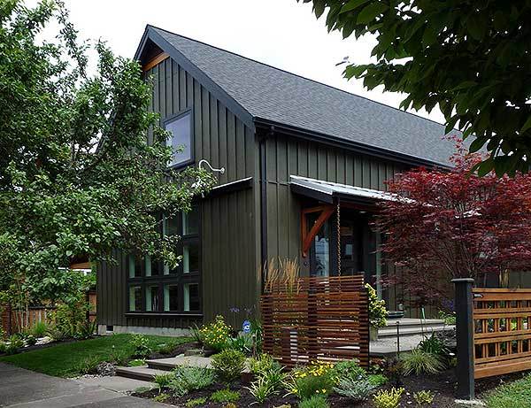 Front view of the glorious country-style 5-bedroom barndominium