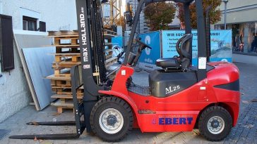 A perfectly working forklift that's ready for action