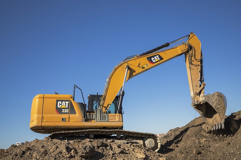A large or full-size excavator is the most common excavator size used in most construction projects. They are also called standard excavators